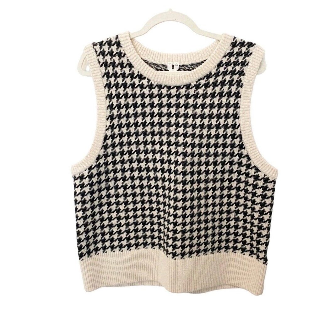 ARKET sweater vest.  Sz L / black and cream
